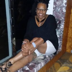 Meet your Posher, Regina